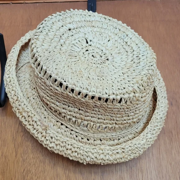Straw hat - Picture 3 of 4